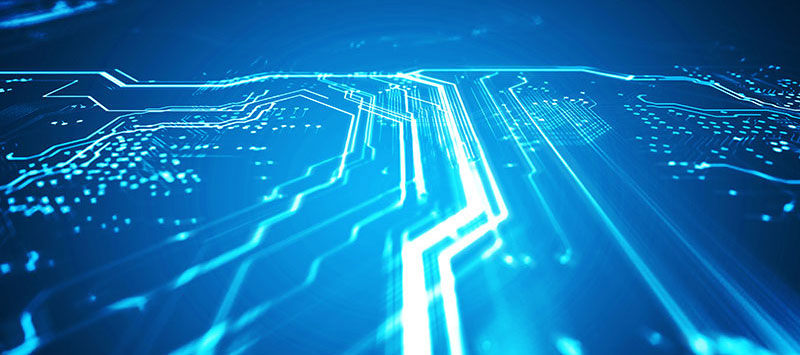 新能源高壓線(xiàn)束是指用于傳輸高壓電力和信號(hào)的電線(xiàn)束，通常用于電動(dòng)汽車(chē)、混合動(dòng)力汽車(chē)和其他新能源設(shè)備中。與傳統(tǒng)汽車(chē)相比，新能源車(chē)輛使用更高電壓的電力系統(tǒng)，因此需要使用高壓線(xiàn)束來(lái)傳輸電能。